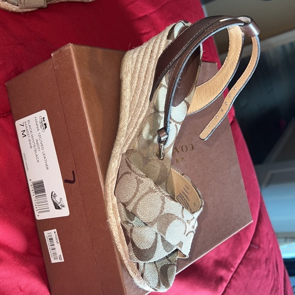 Slightly used but in very good condition. - Picture 2 of 2